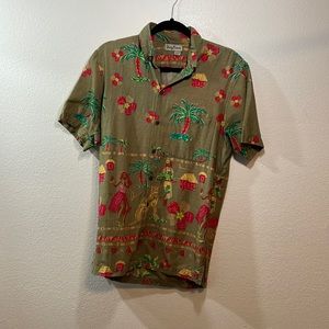 Favorite short sleeve button down ever 🏝️ 🤎